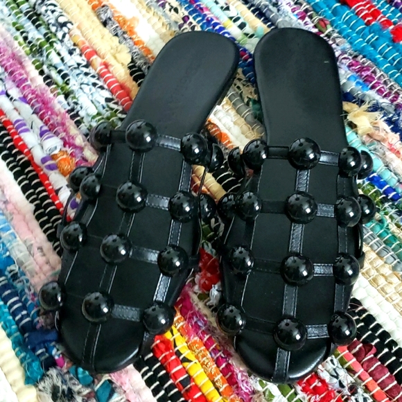 BCBGMAXAZRIA MAGNOLIA NOIR STUD MULES 7.5M - Picture 1 of 4